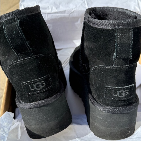 UGG mini platform boots in black size 6w - Picture 4 of 7